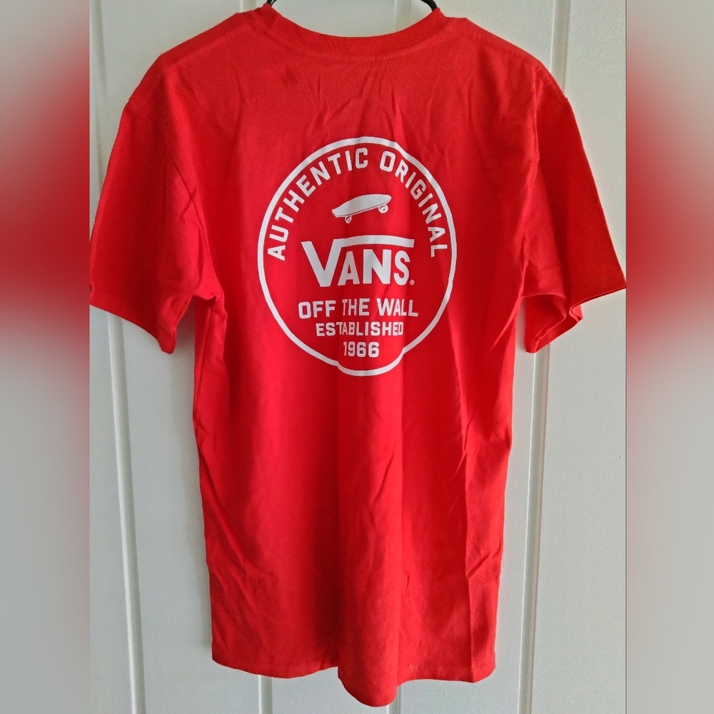 Men's NWT Off The Wall Classic Fit Red Vans Authentic Tshirt